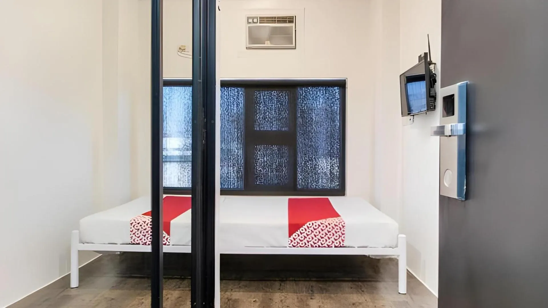 Oyo 563 Mytown New York Hotel Taguig