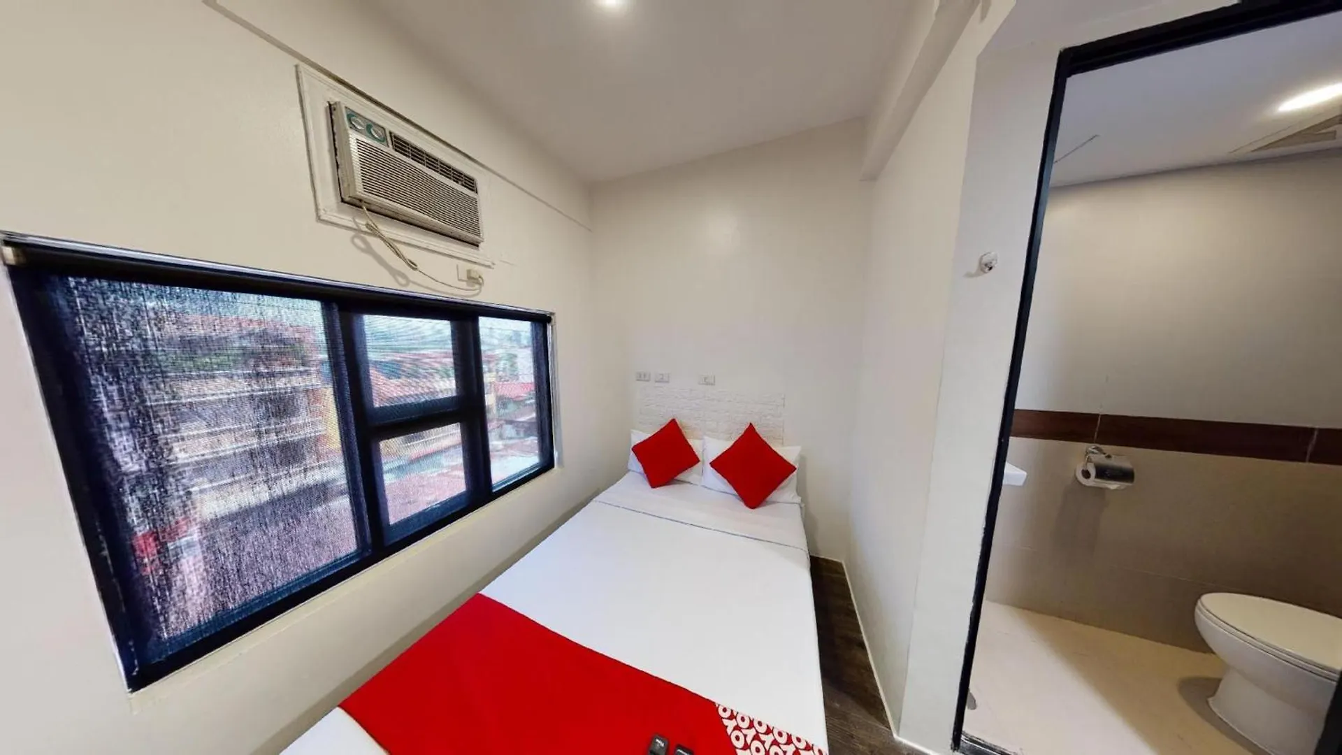 Oyo 563 Mytown New York Hotel Taguig 3*,
