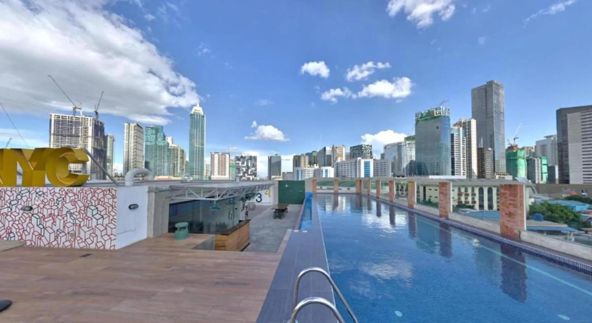 Oyo 563 Mytown New York Hotel Taguig