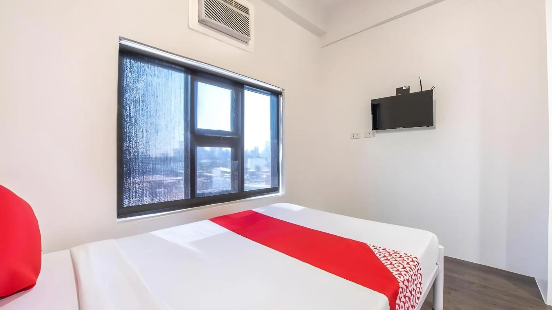 Oyo 563 Mytown New York Hotel Taguig