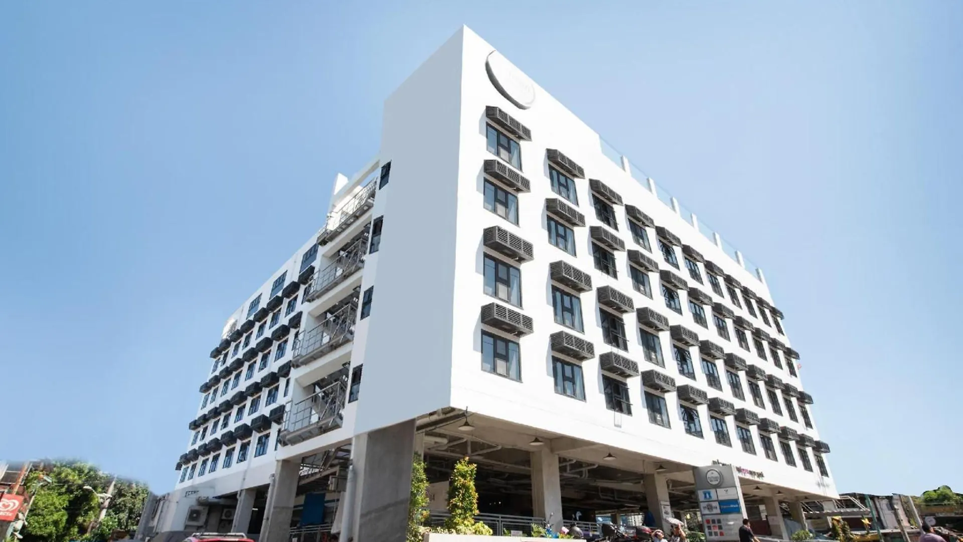 ***  Oyo 563 Mytown New York Hotel Taguig Philippines