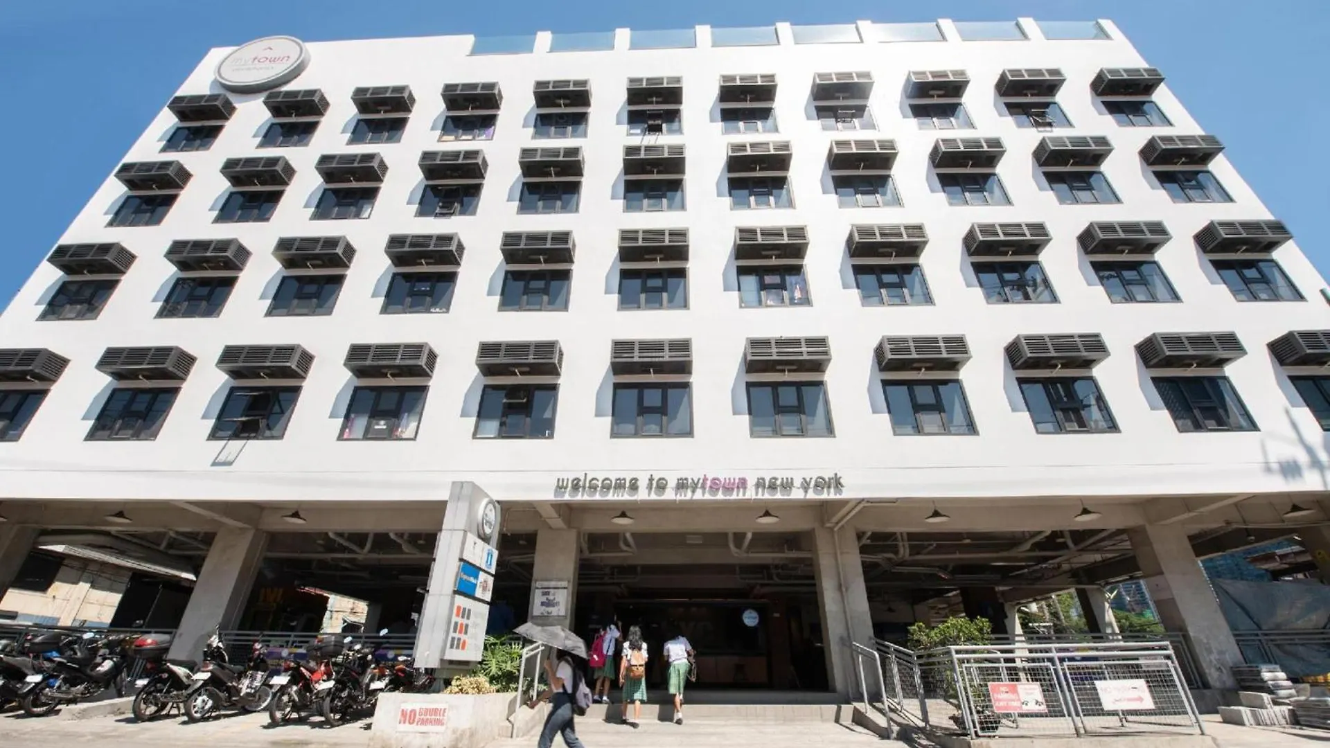 Oyo 563 Mytown New York Hotel Taguig