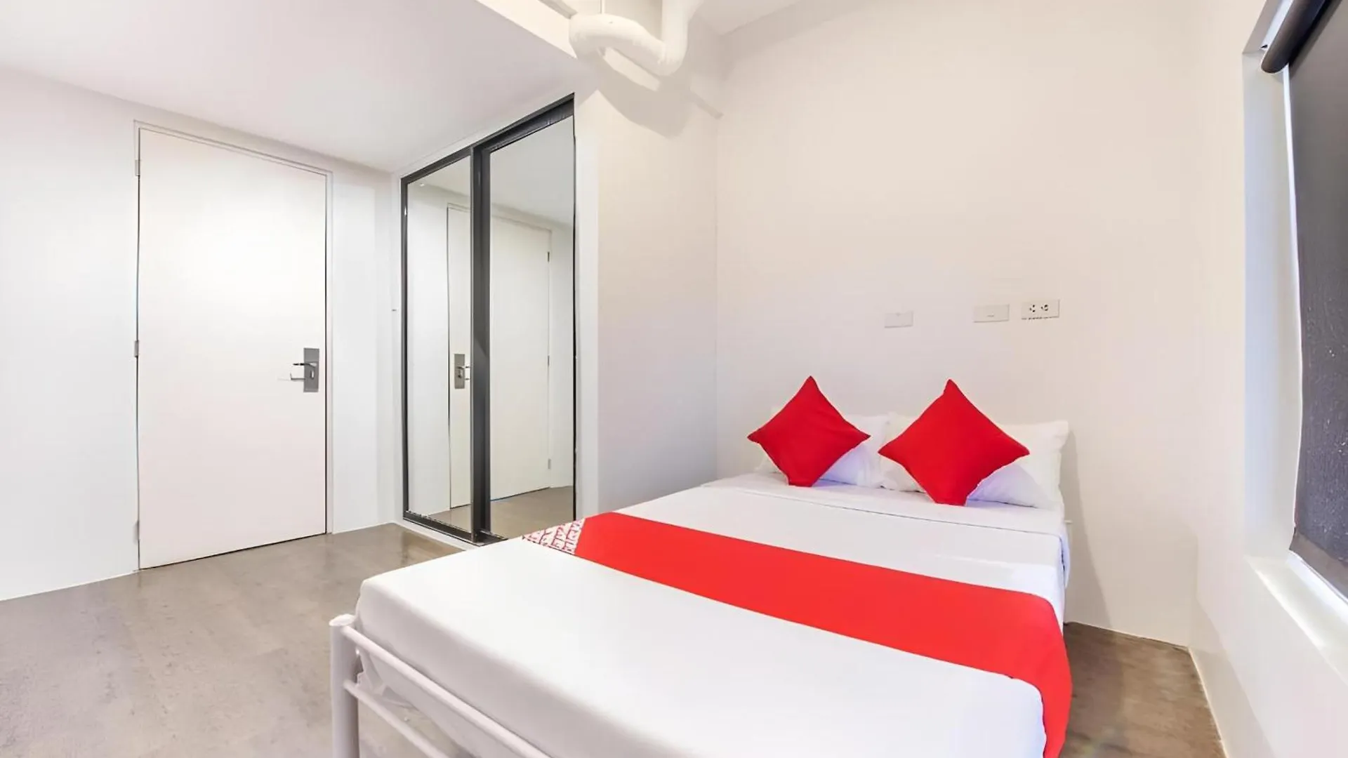 Oyo 563 Mytown New York Hotel Taguig 3*,  Philippines